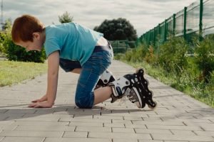 Bambino sui roller